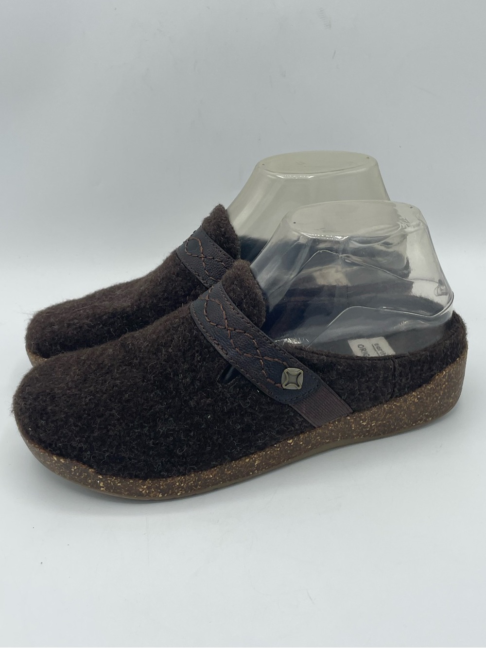 Earth Origins Janet Cozy Mahogany Brown Wool Slip-On Clogs.